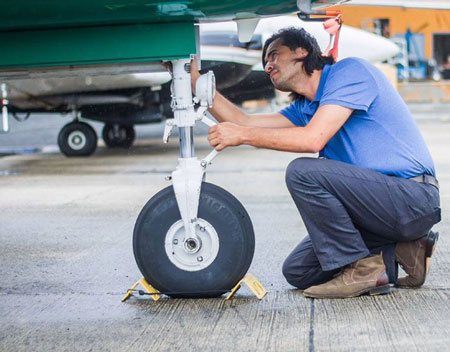 reparación de ruedas de aviones